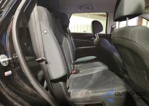 2019 Kia Sorento L from USA, damaged, VIN 5XYPG4A35KG511663